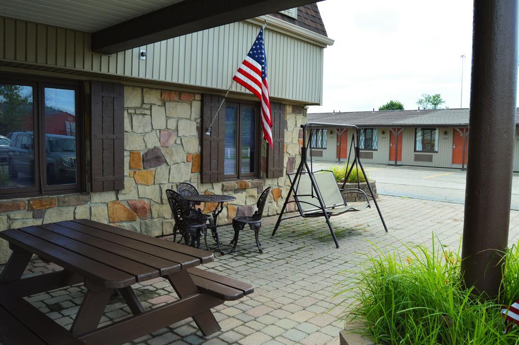 Deer Creek Motel Кембридж Экстерьер фото